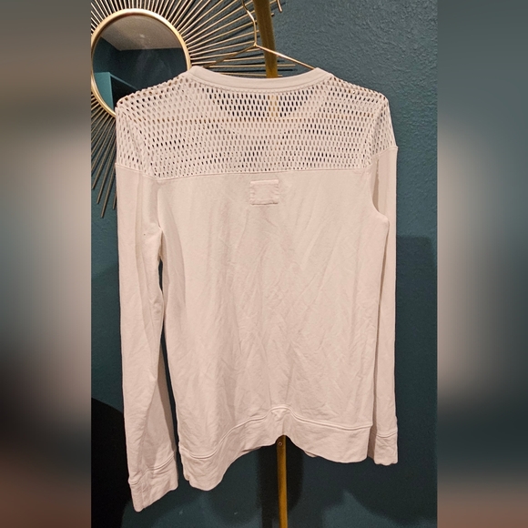 White Lilly Pulitzer Luxletic Analisa Long Sleeve Top - Picture 3 of 4